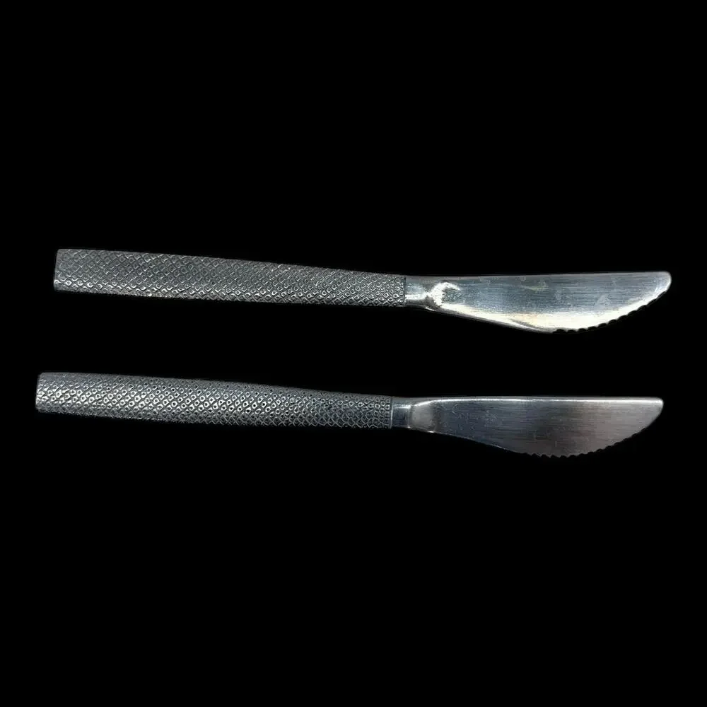 (2) United Airlines Serrated Dinner Knife Stainless Steel Airplane Cutlery VTG